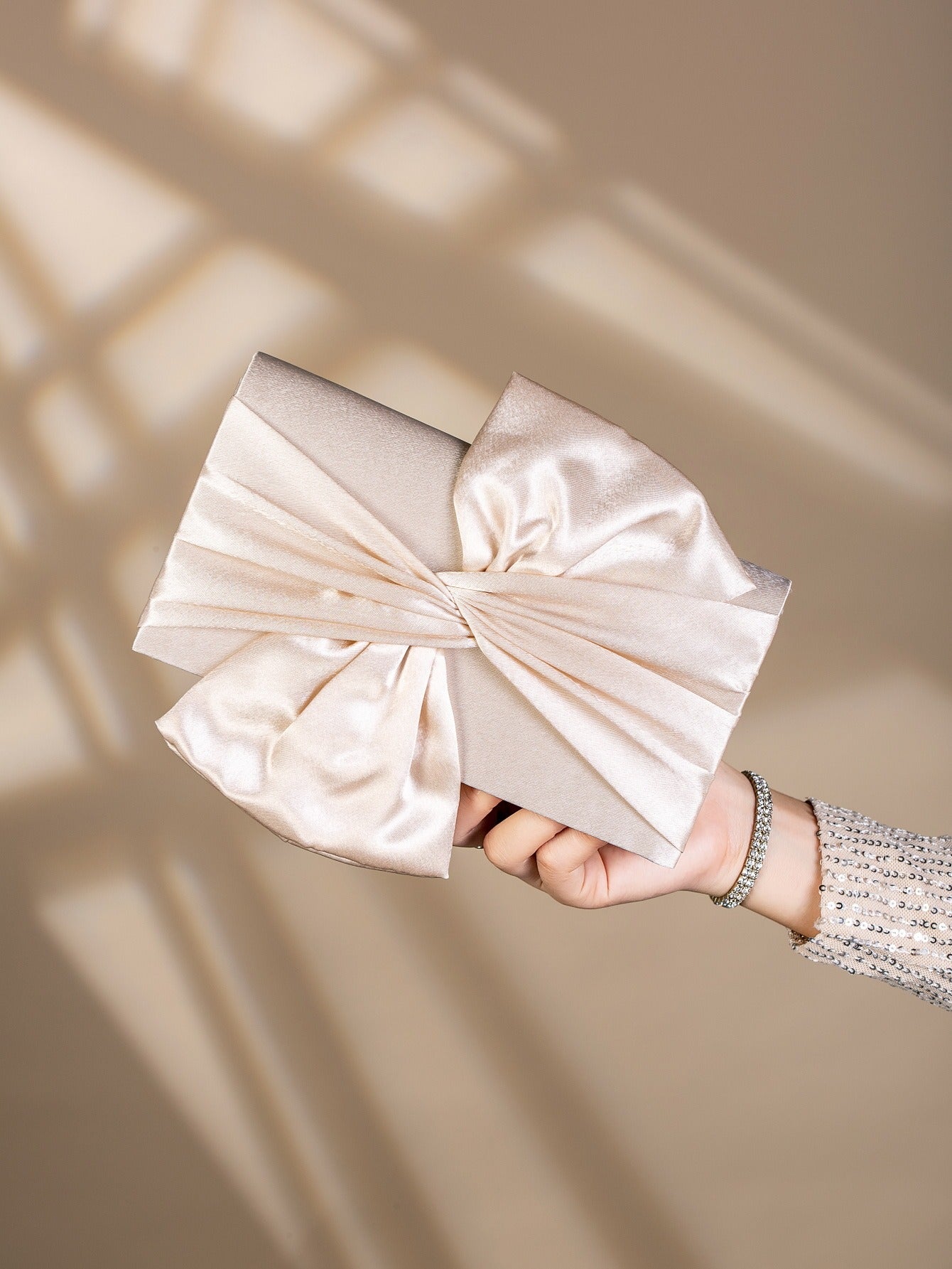 Bow Clutch Purses for Women Evening Bag Formal Vintage Satin Handbags for Bridal Wedding Party