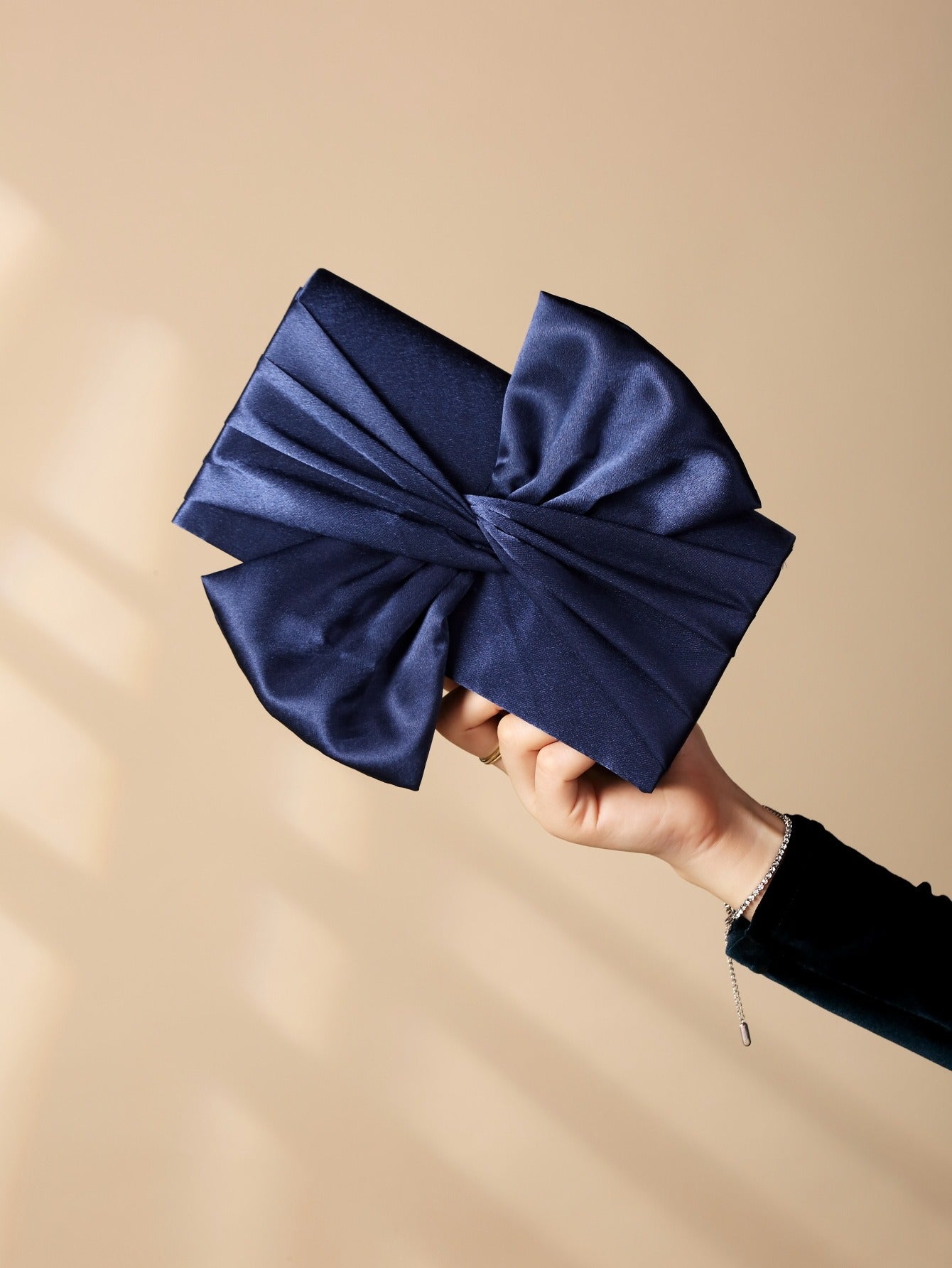 Bow Clutch Purses for Women Evening Bag Formal Vintage Satin Handbags for Bridal Wedding Party