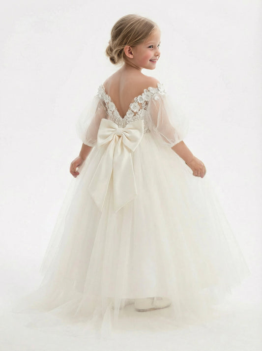 Off-the-Shoulder Puff-Sleeve Flower Girl Gown Floor-Length A-Line Tulle Dress with 3D Lace Appliqu¨¦s Oversized Bow & Train for Wedding Ceremonies
