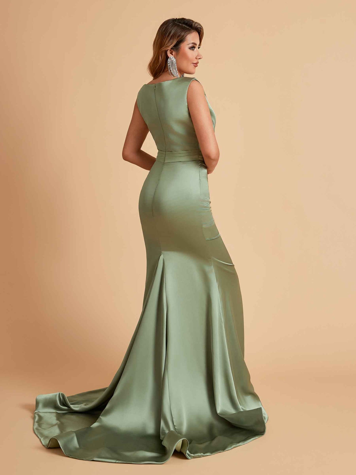 Elegant Satin Sleeveless Pleats Mermaid Bridesmaid Dresses Floor Length